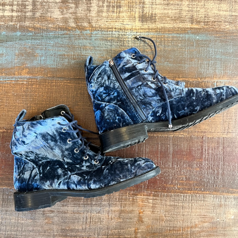 Rebecca Minkoff Gerry Crushed Velvet Combat Boots 8